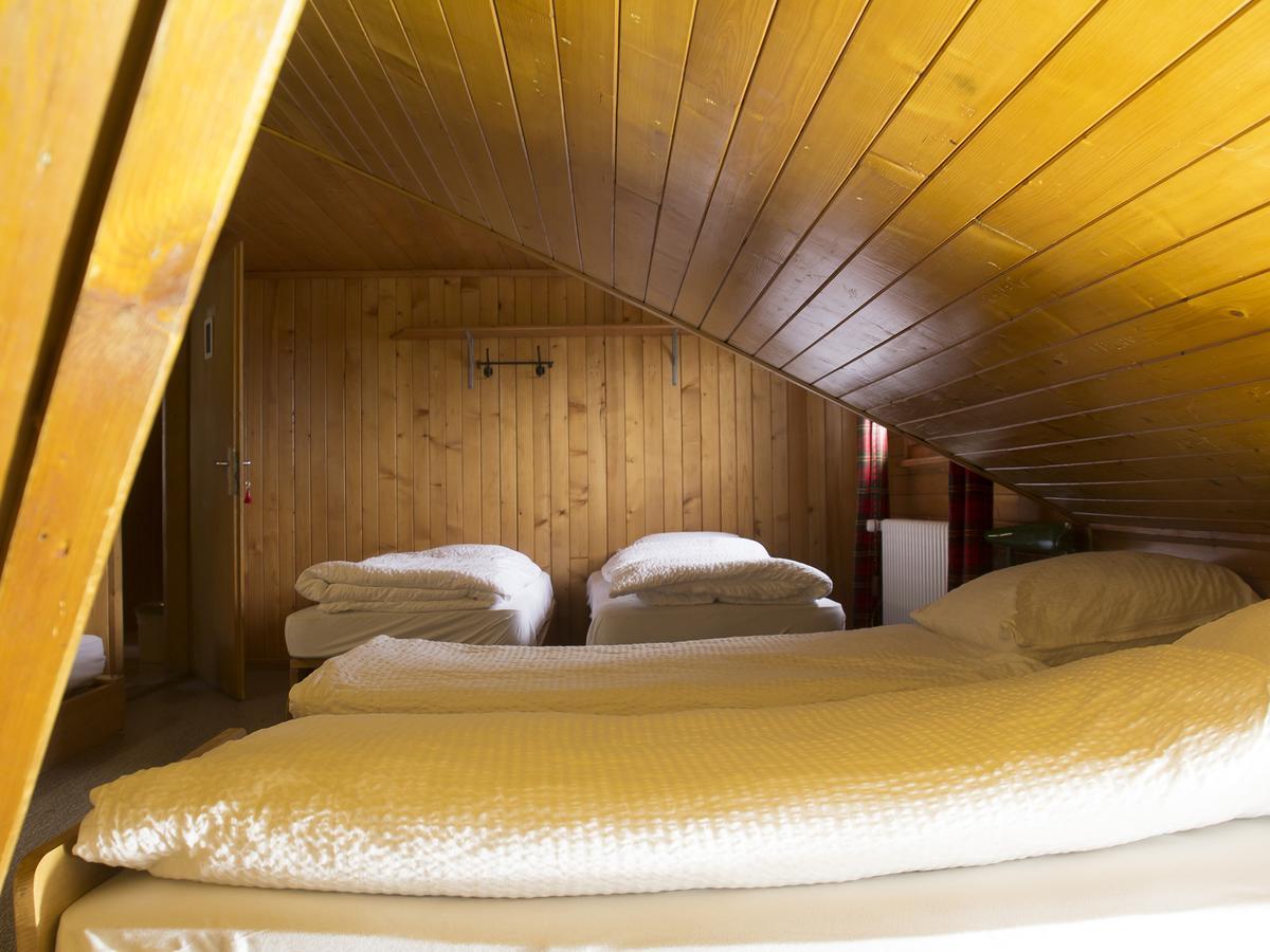 Refuge De Plan-Francey Hotel Moleson Bagian luar foto