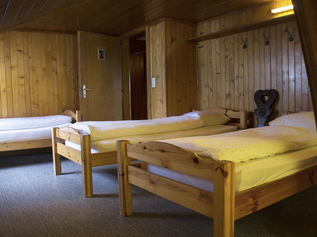Refuge De Plan-Francey Hotel Moleson Bagian luar foto
